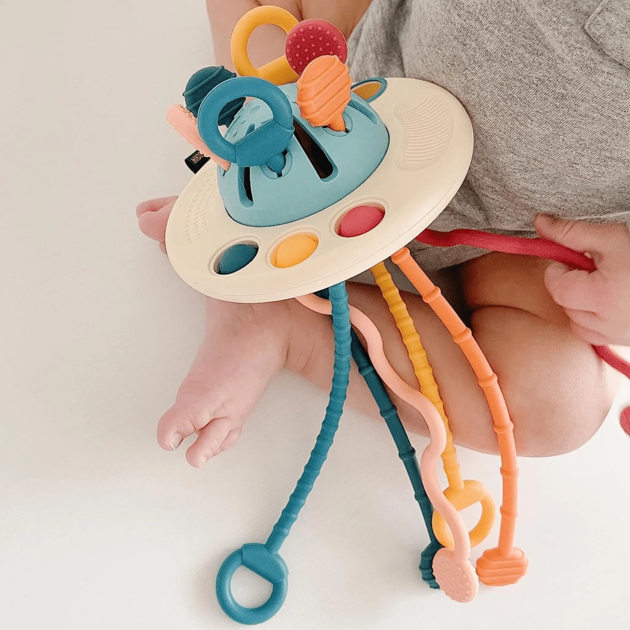 Montessori Silicone Pull UFO Toddle Ready